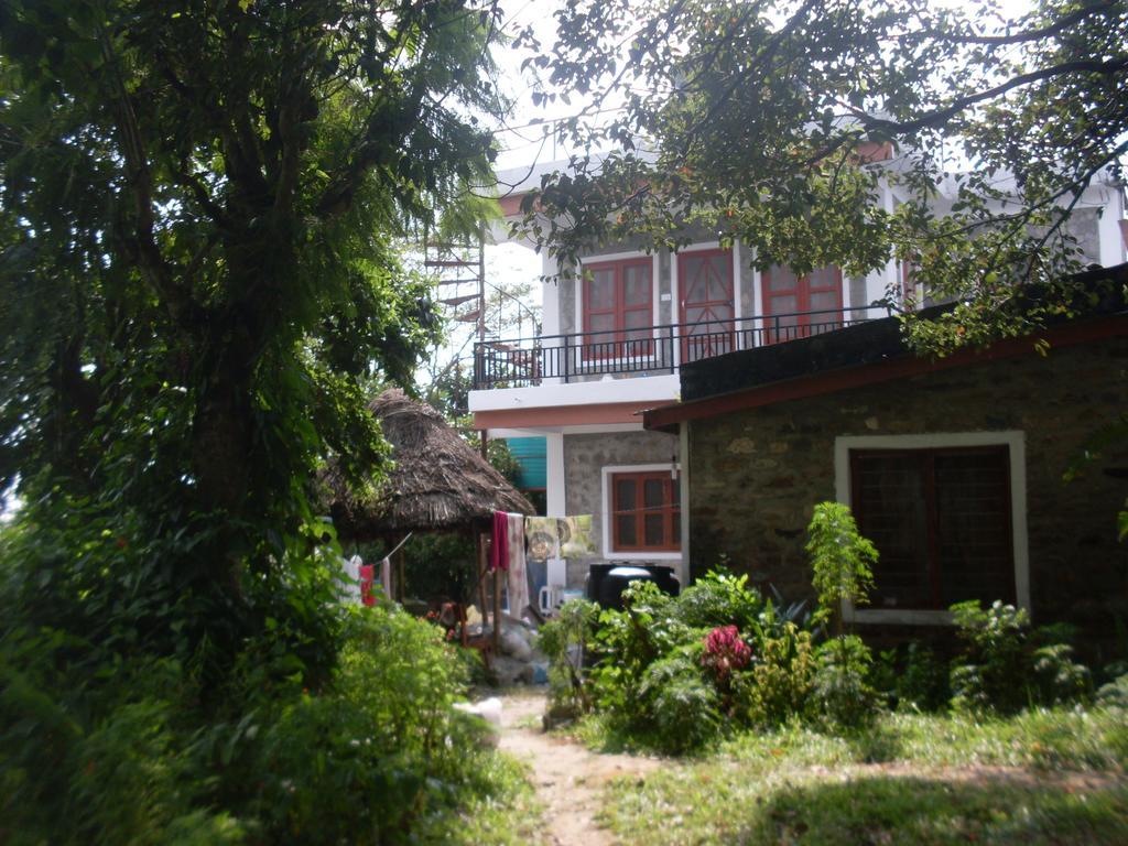 Dinesh House Bed & Breakfast Pokhara Ngoại thất bức ảnh