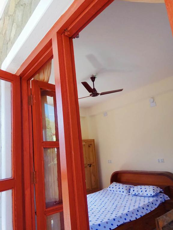 Dinesh House Bed & Breakfast Pokhara Ngoại thất bức ảnh